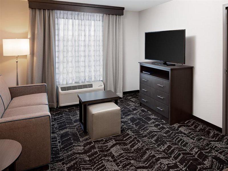 Homewood Suites By Hilton Ronkonkoma Εξωτερικό φωτογραφία